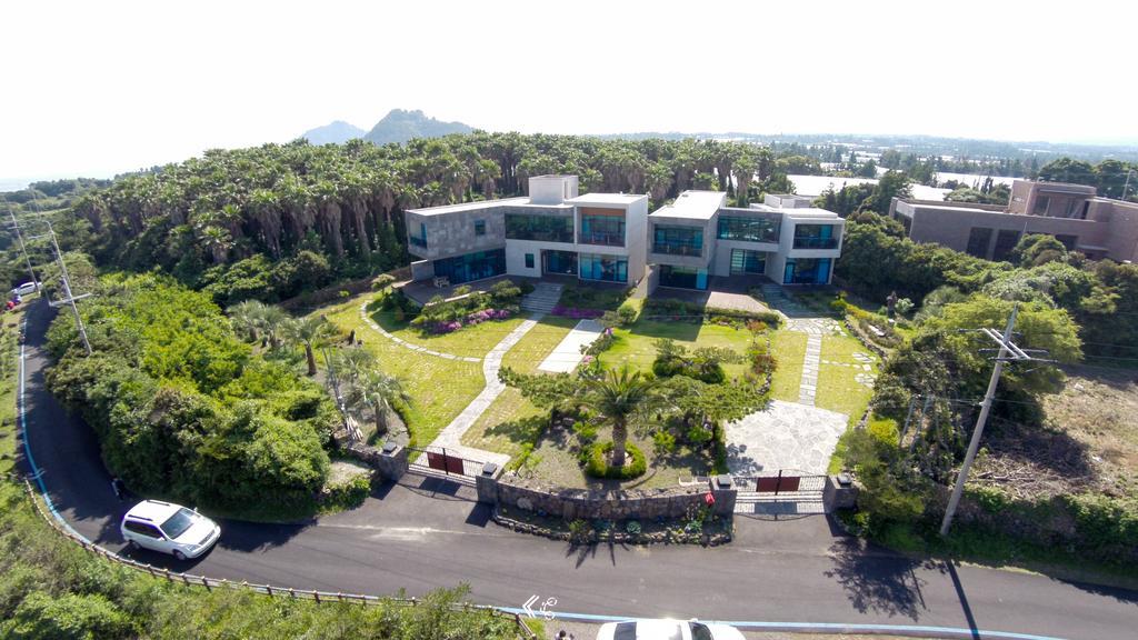 Cobeach Familiar Pension Seogwipo Ngoại thất bức ảnh