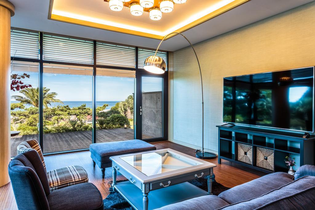 Cobeach Familiar Pension Seogwipo Ngoại thất bức ảnh