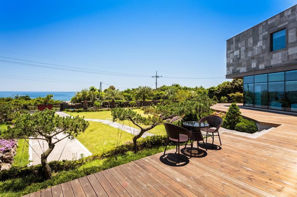 Cobeach Familiar Pension Seogwipo Ngoại thất bức ảnh