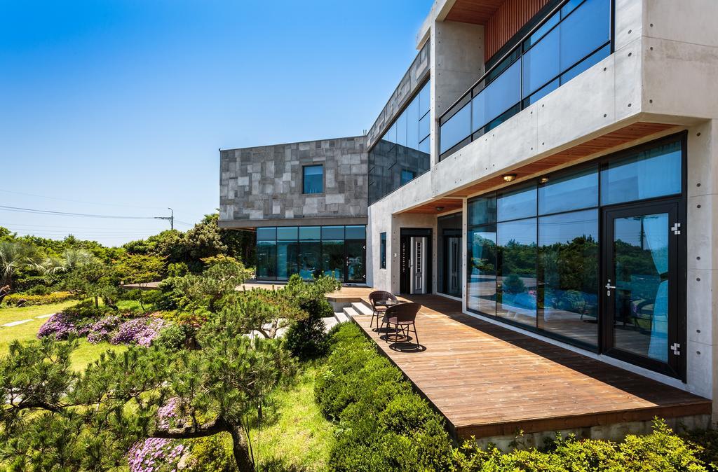 Cobeach Familiar Pension Seogwipo Ngoại thất bức ảnh