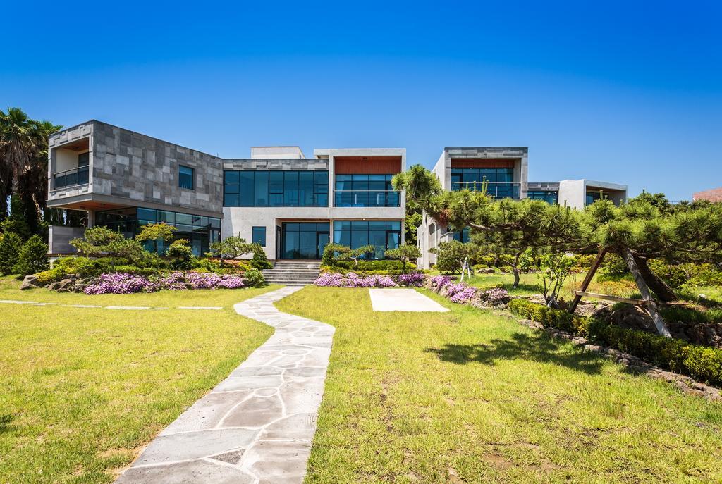 Cobeach Familiar Pension Seogwipo Ngoại thất bức ảnh
